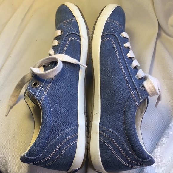 Taos denim jean almost NEW sneakers worn once! EUC - Picture 12 of 16